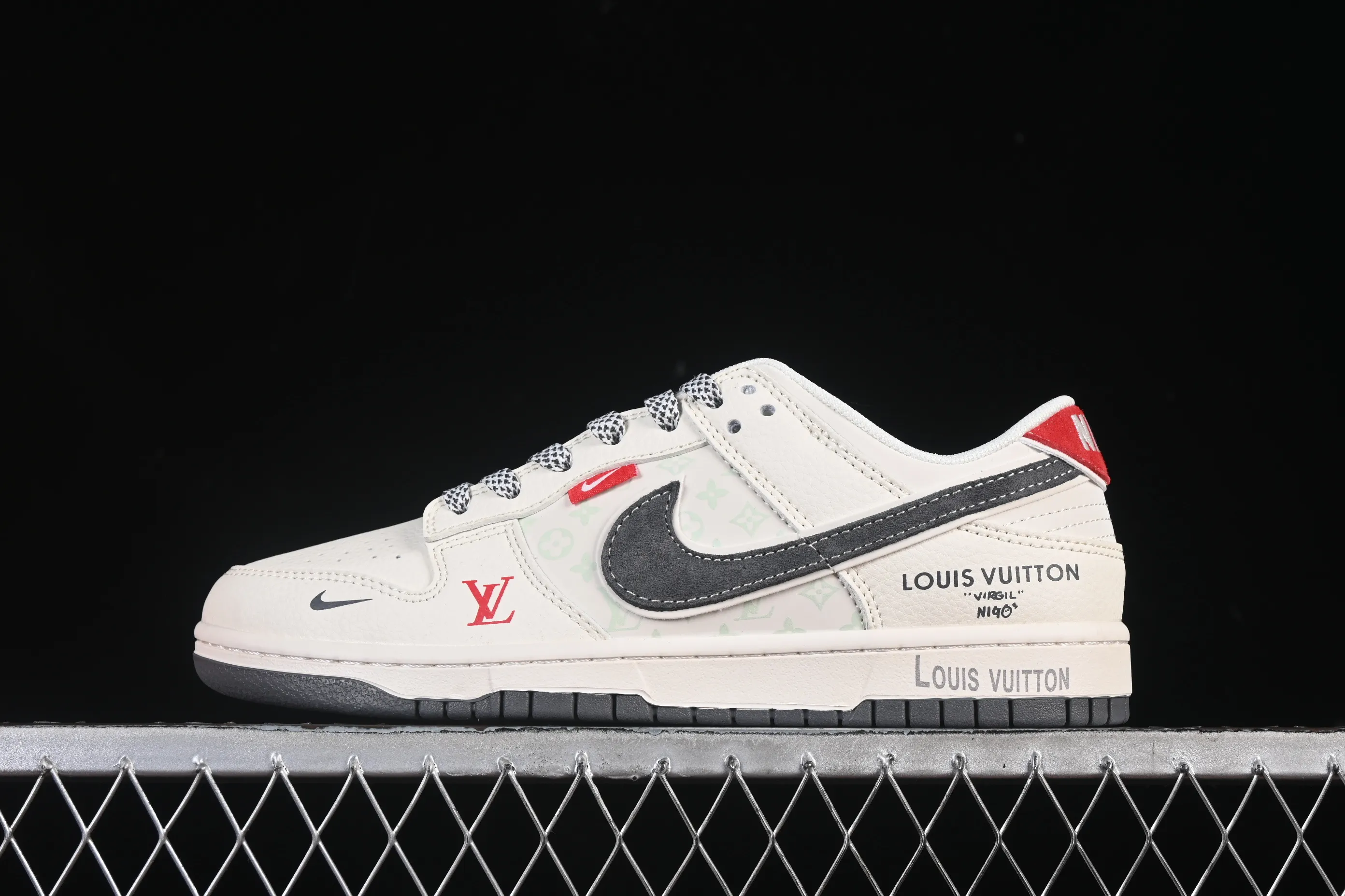All categories Nk SB Dunk Series Nk SB Dunk Low High-end customized low-top sneakers Nike SB Dunk Low LV co-branded beige gray red cloth label Anniversary high-end customized low-top casual sneakers HT5088-606